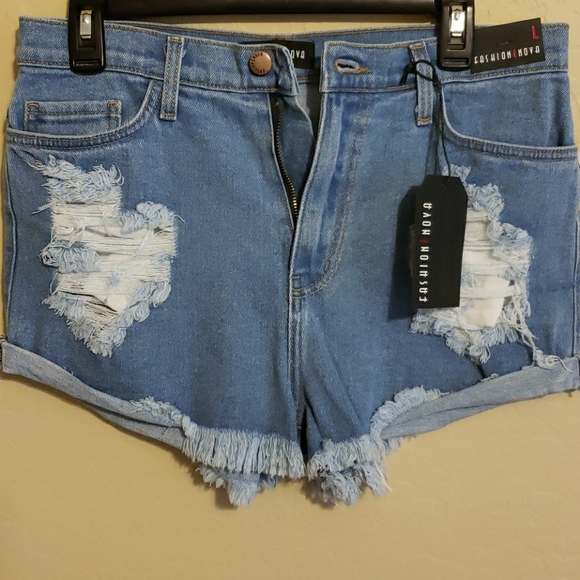 Shorts - Picture 1 of 2
